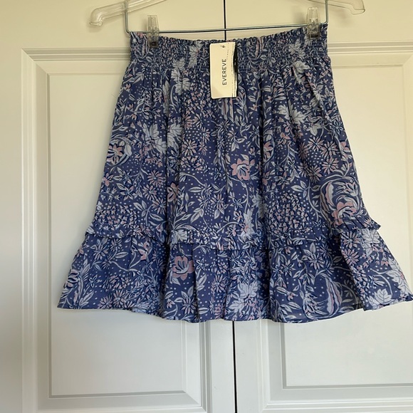 EVEREVE floral flounce skirt color Chambray pink and blue sz 1 junior. - Picture 2 of 7